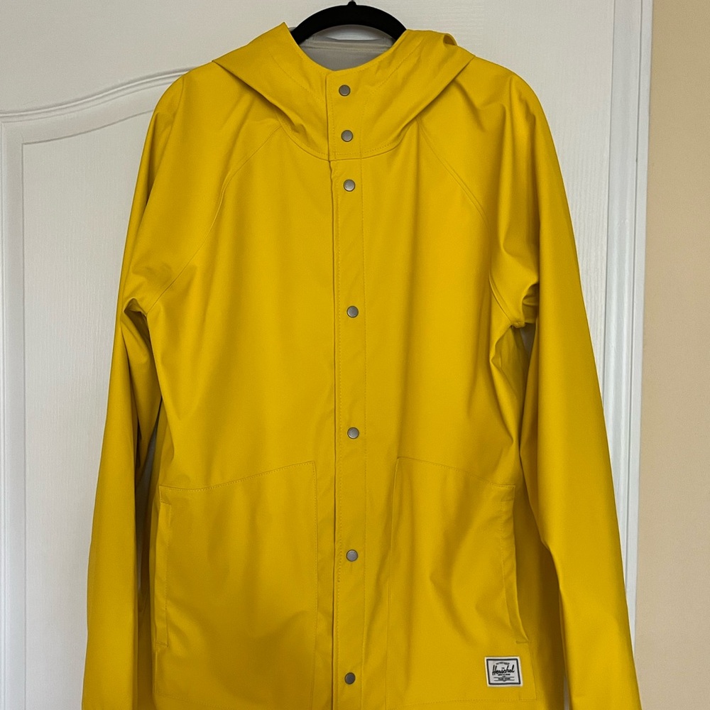 Herschel men’s raincoat. M. Yellow. Like new.
